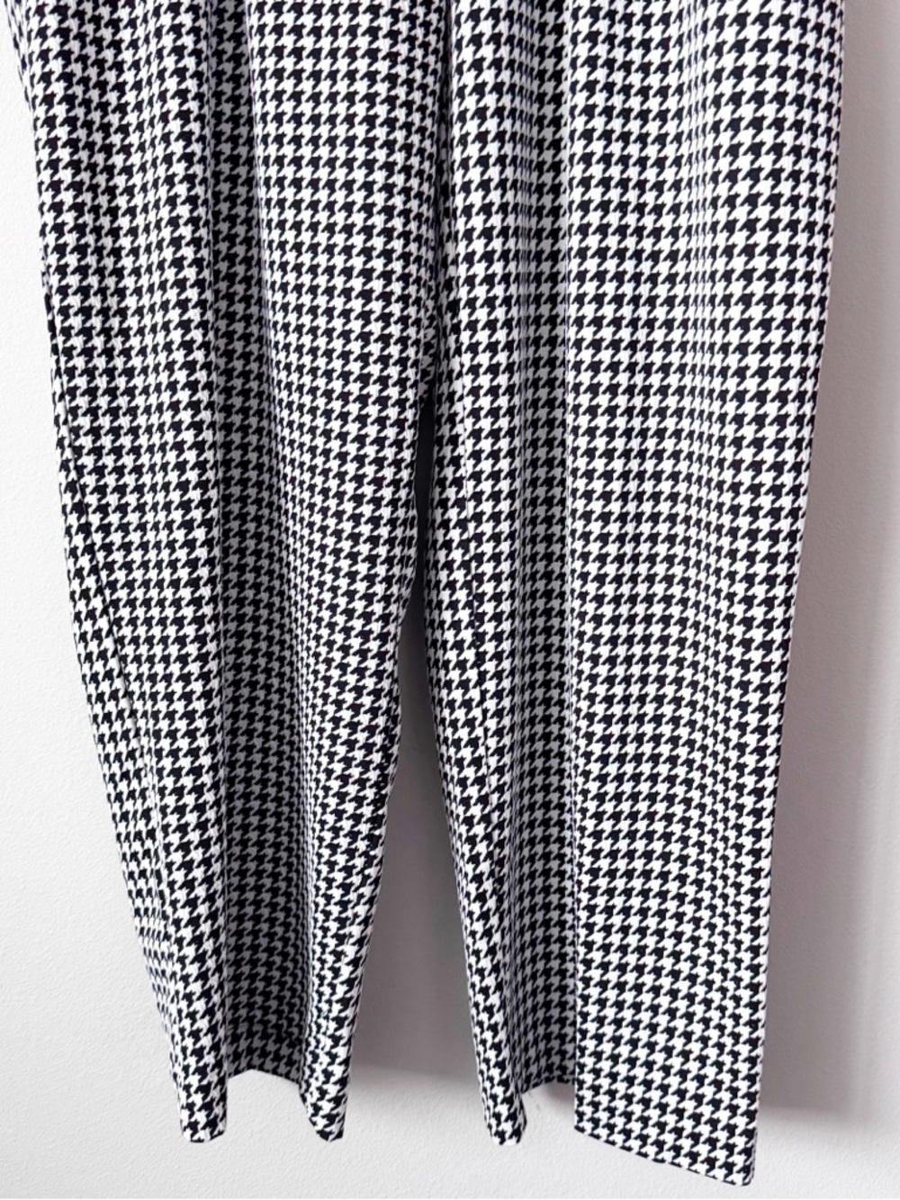Liz Claiborne Black and White Houndstooth Wide Leg Dress Pants - Picture 4 of 11